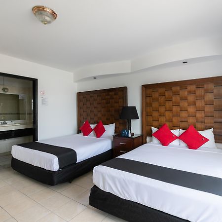 Capital O Zona Dorada Inn, Mazatlán Extérieur photo