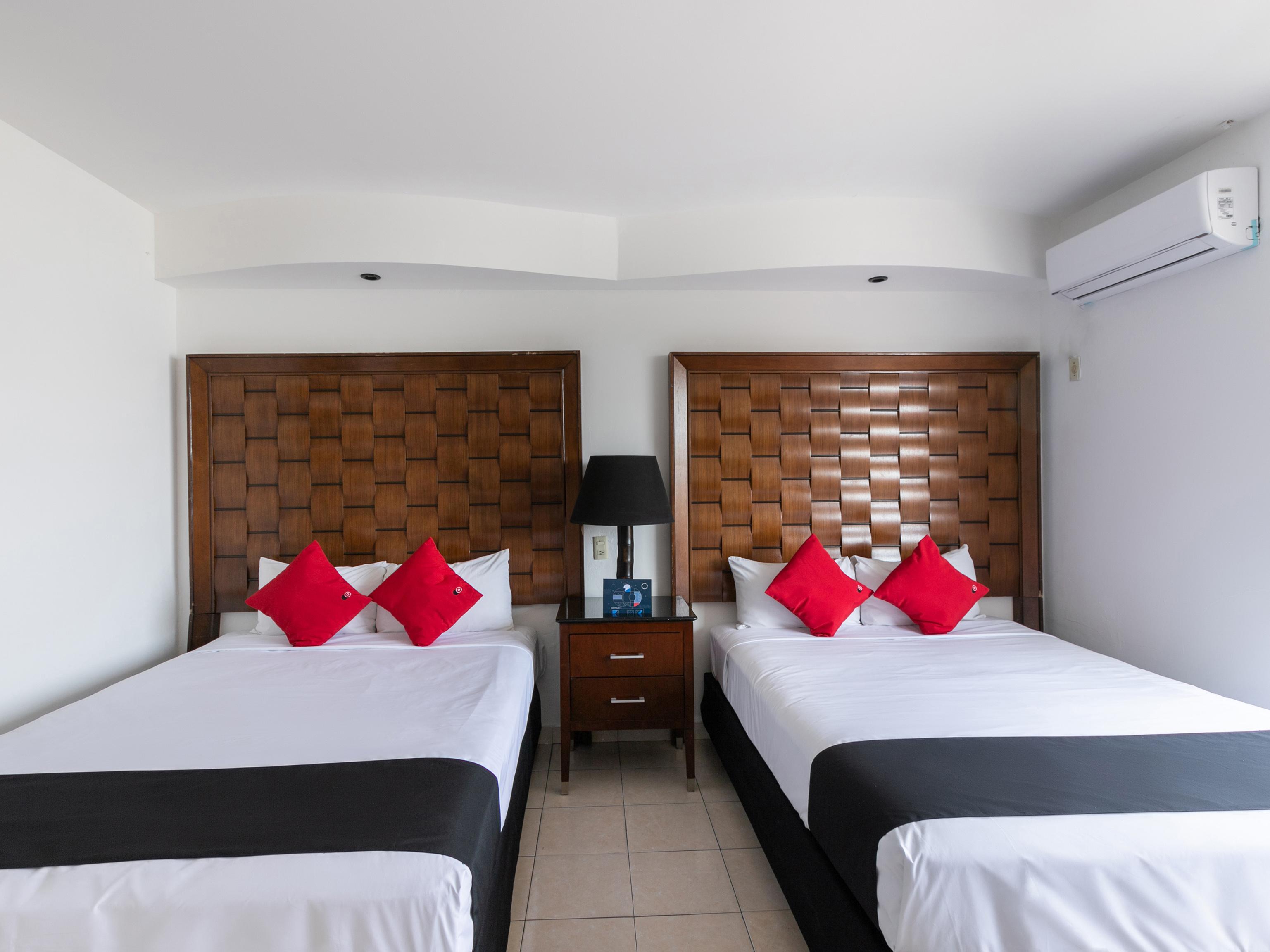Capital O Zona Dorada Inn, Mazatlán Extérieur photo
