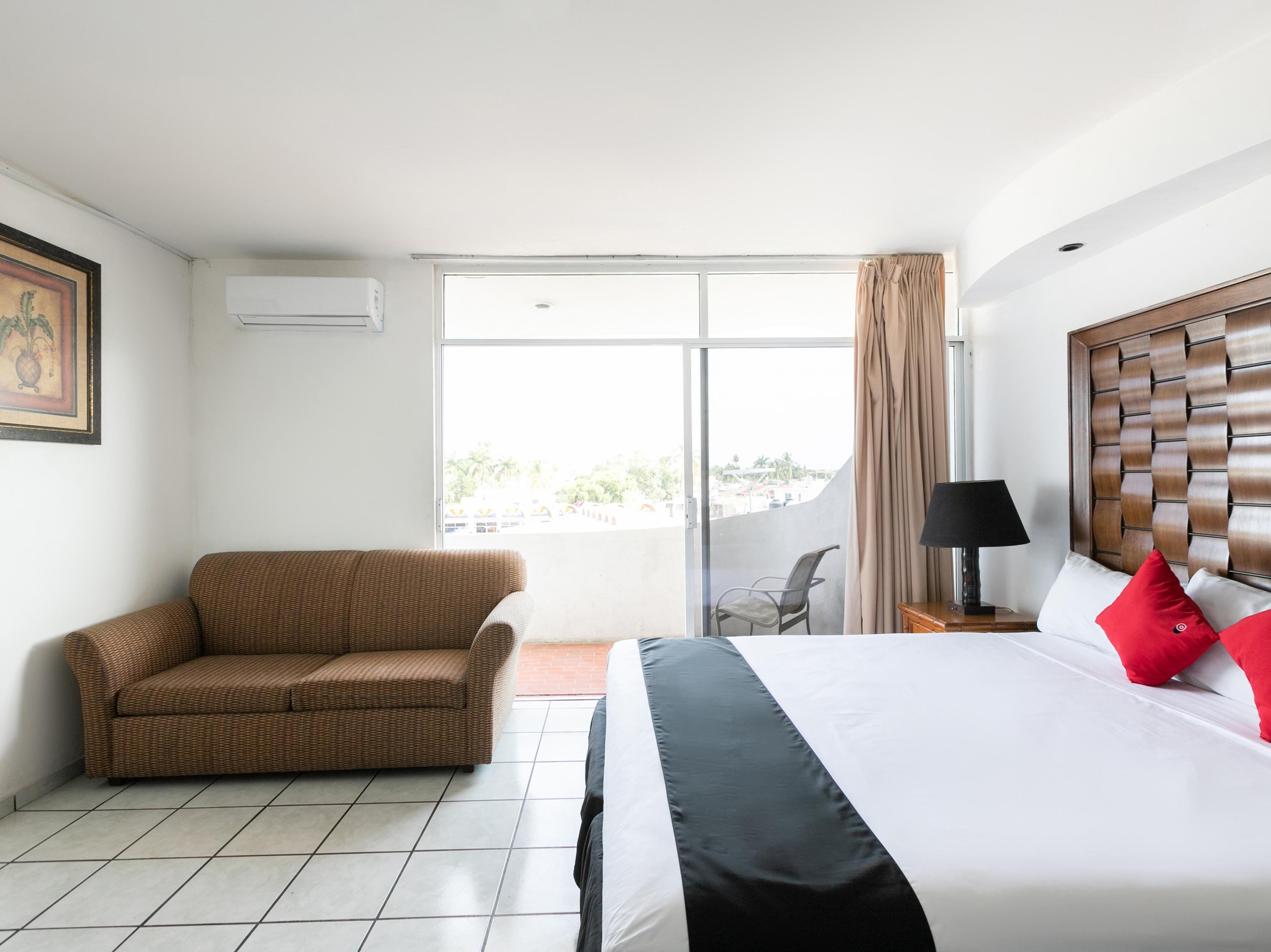 Capital O Zona Dorada Inn, Mazatlán Extérieur photo