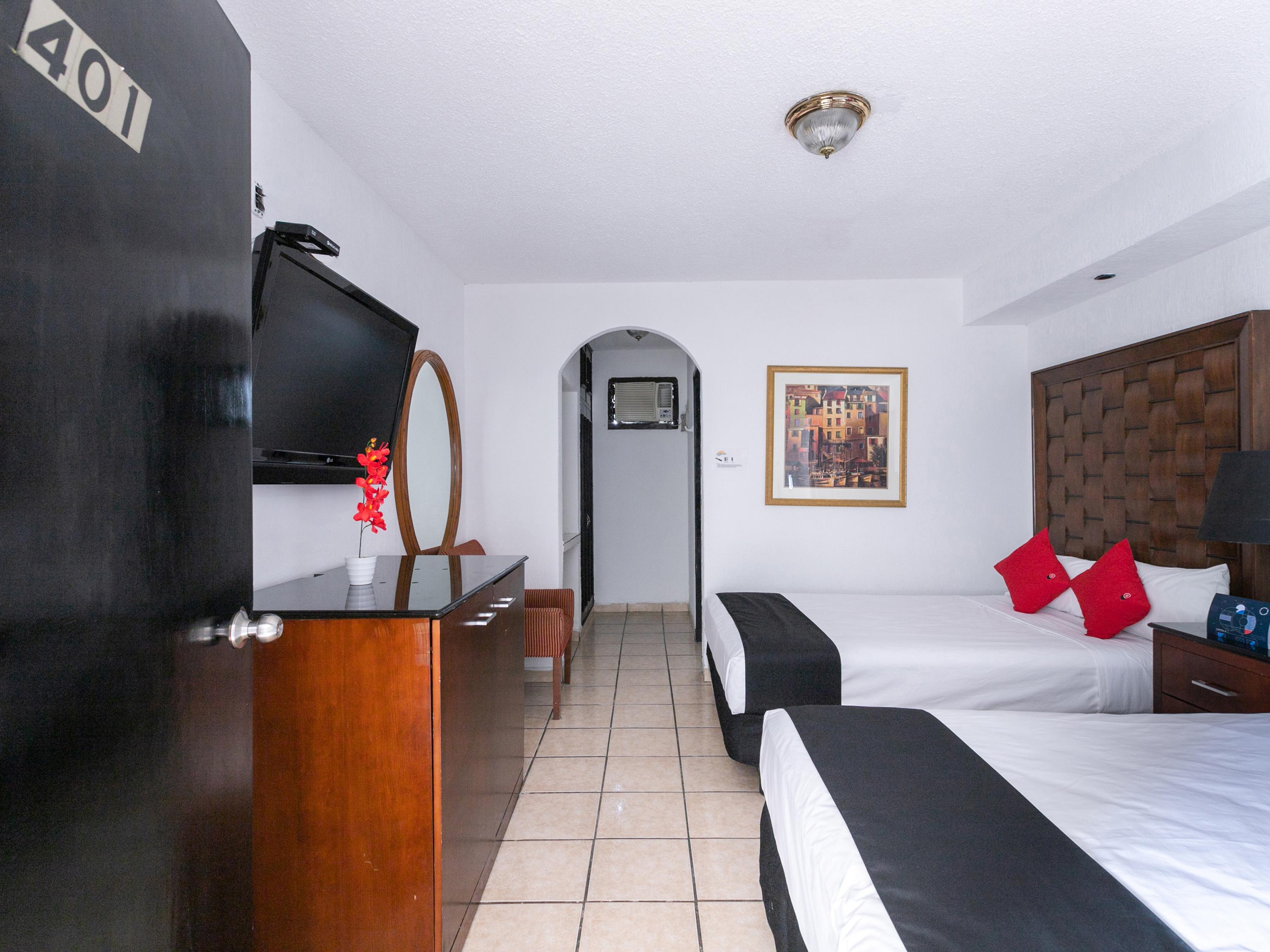 Capital O Zona Dorada Inn, Mazatlán Extérieur photo