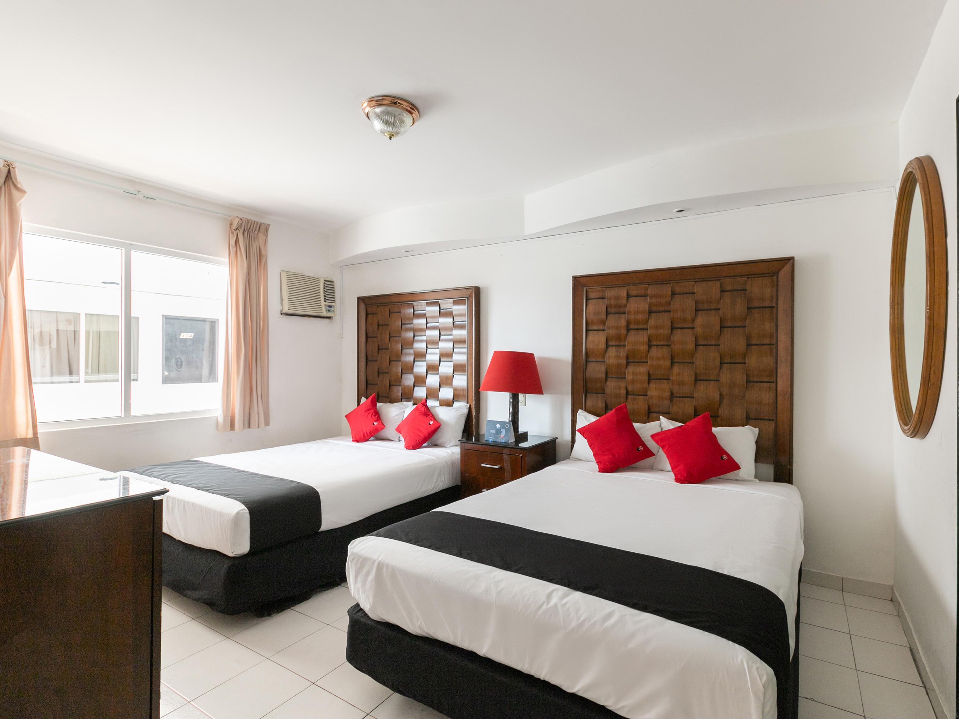 Capital O Zona Dorada Inn, Mazatlán Extérieur photo