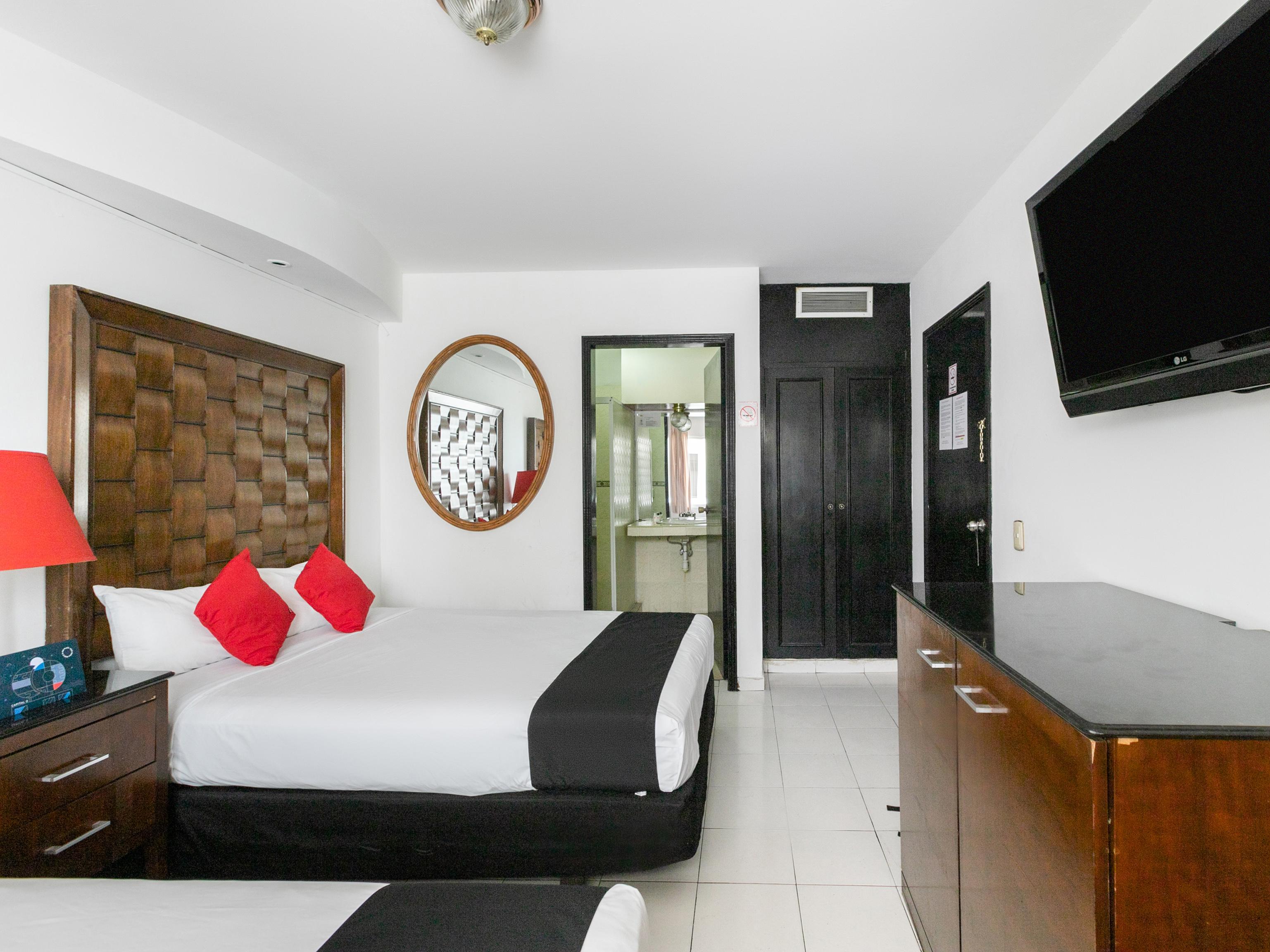 Capital O Zona Dorada Inn, Mazatlán Extérieur photo