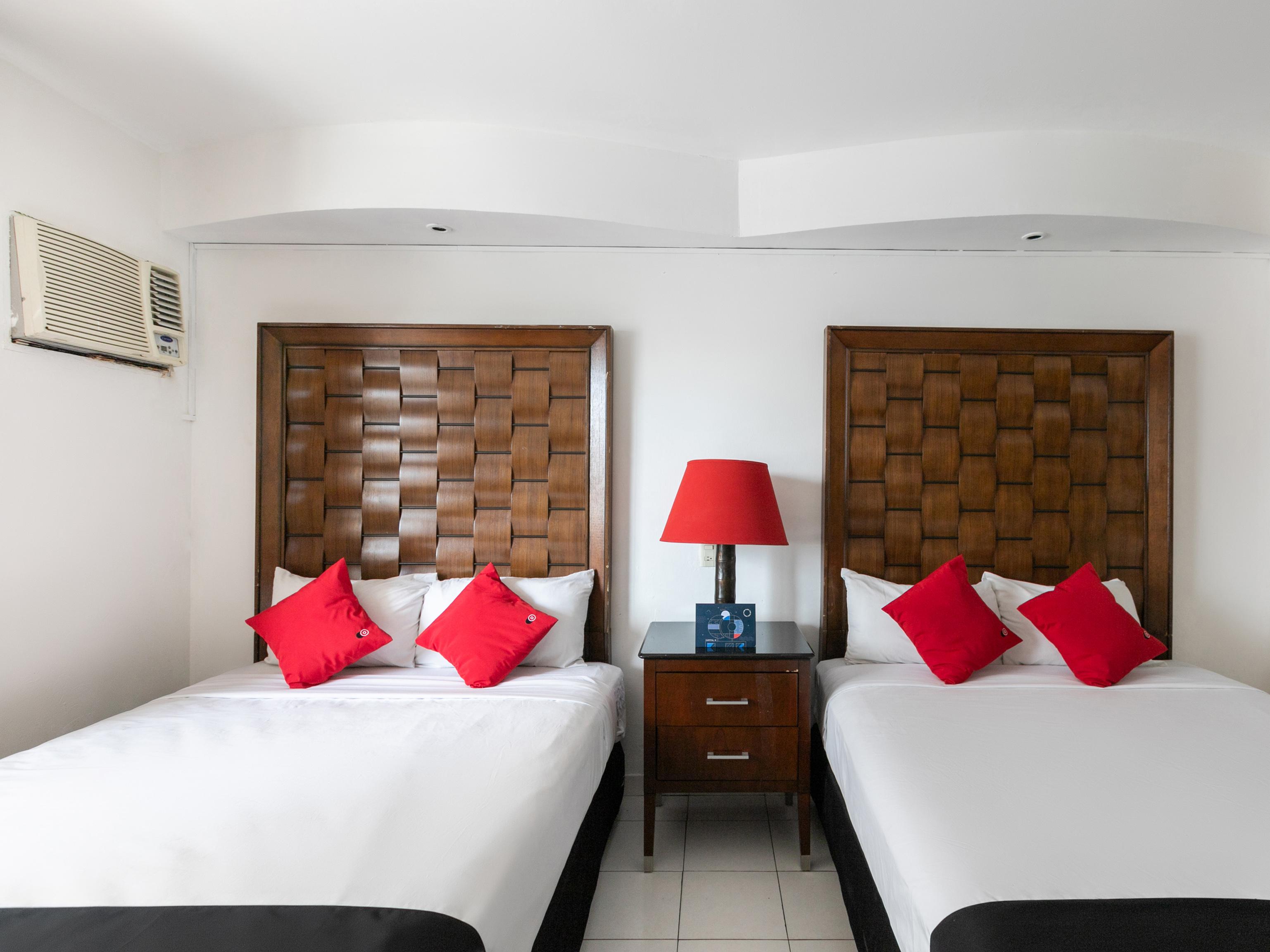 Capital O Zona Dorada Inn, Mazatlán Extérieur photo