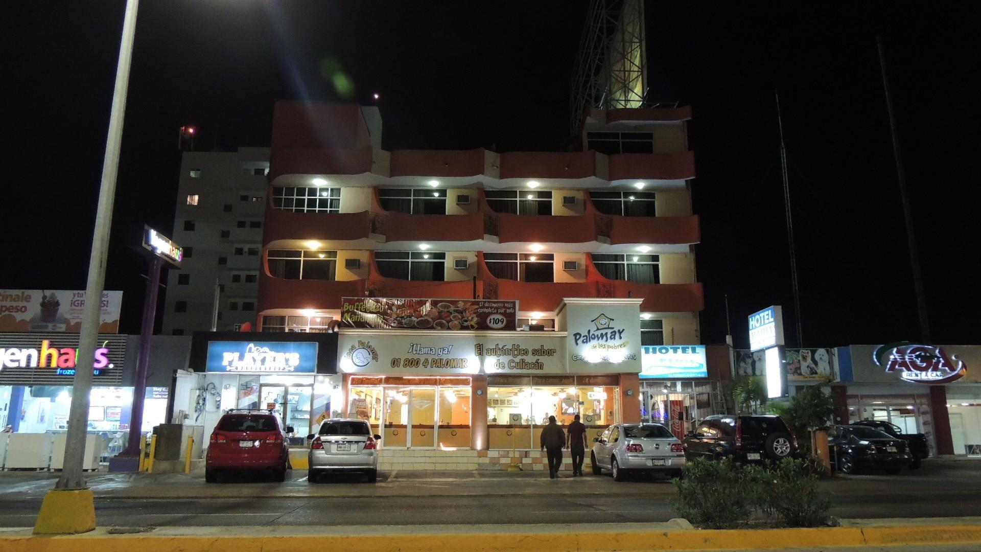 Capital O Zona Dorada Inn, Mazatlán Extérieur photo