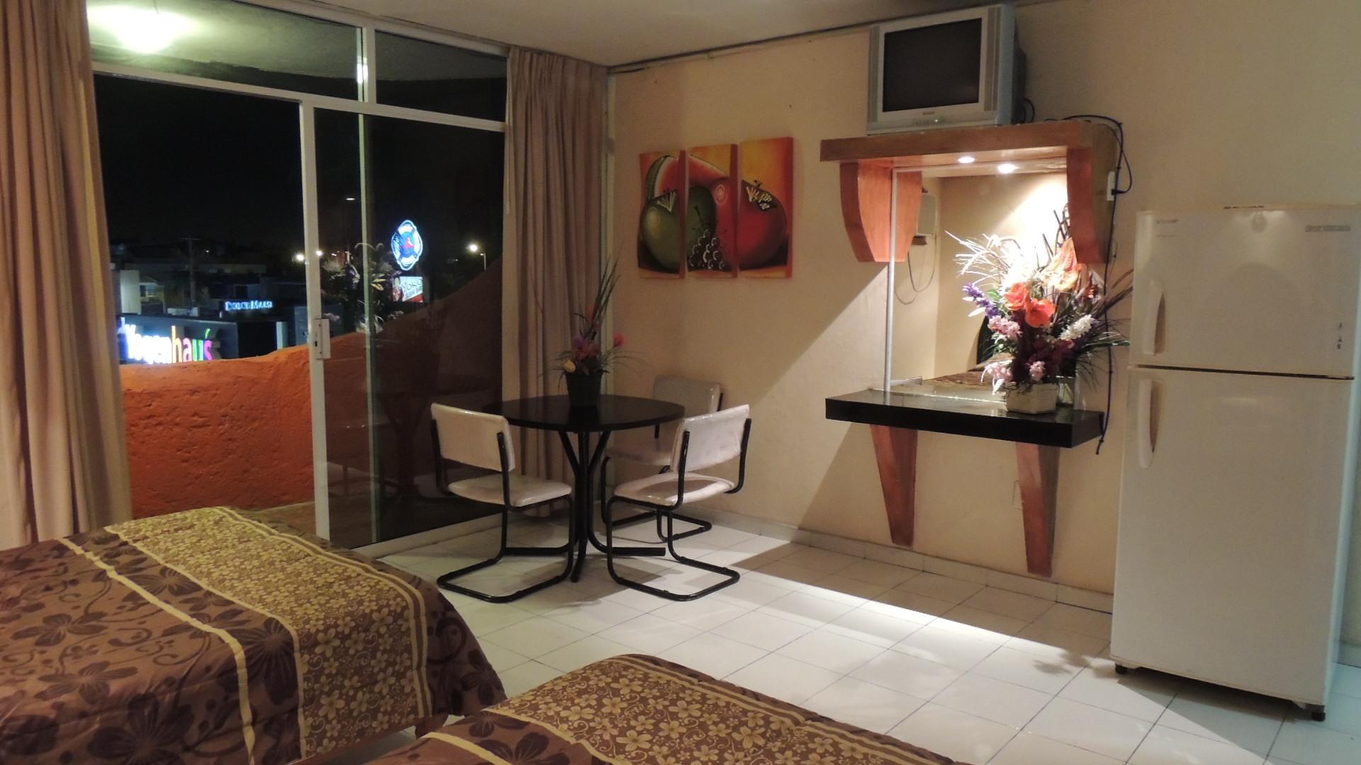 Capital O Zona Dorada Inn, Mazatlán Extérieur photo