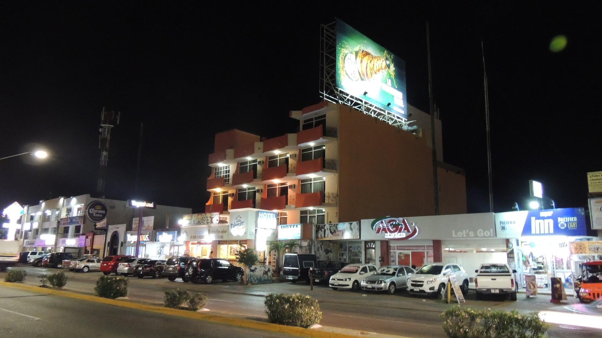 Capital O Zona Dorada Inn, Mazatlán Extérieur photo